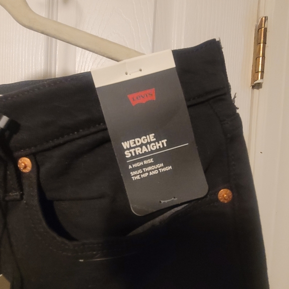 Levi's Black Wedgie Straight Jeans Size 28×26 =size 8 - Picture 5 of 9